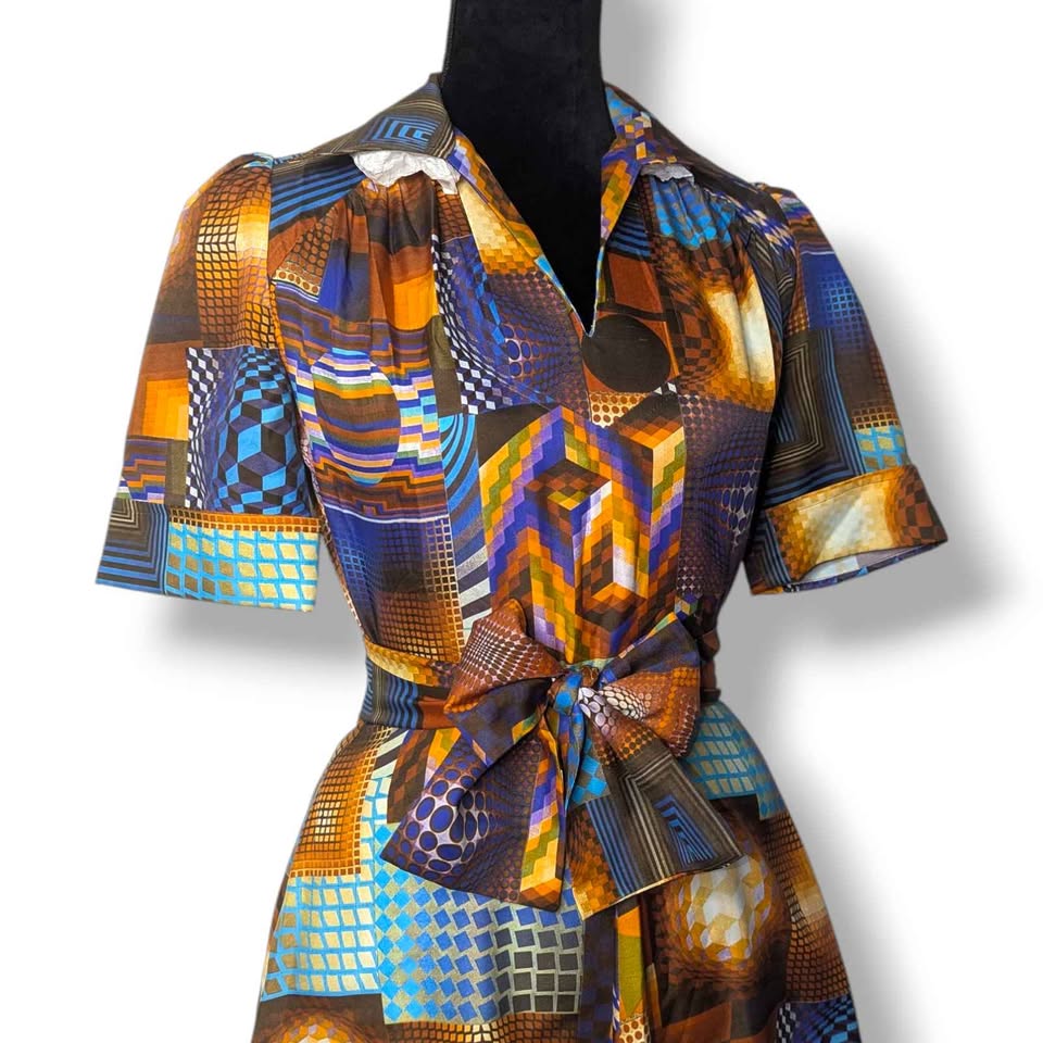 1970's Vintage Disco Print Dress Kitsch Vintage 1970's Vintage Disco Print Dress Kitsch Vintage