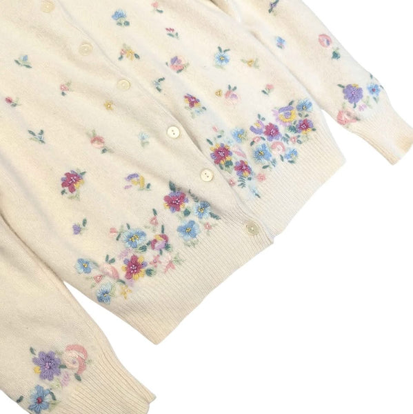 1990's Vintage Floral Embroidered Cream Sweater