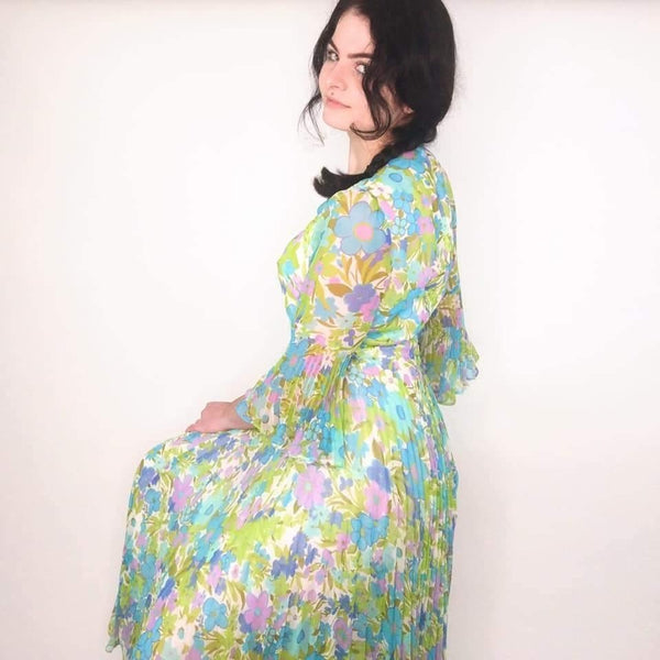 70's Vintage Flowy Floral Dress Kitsch Vintage