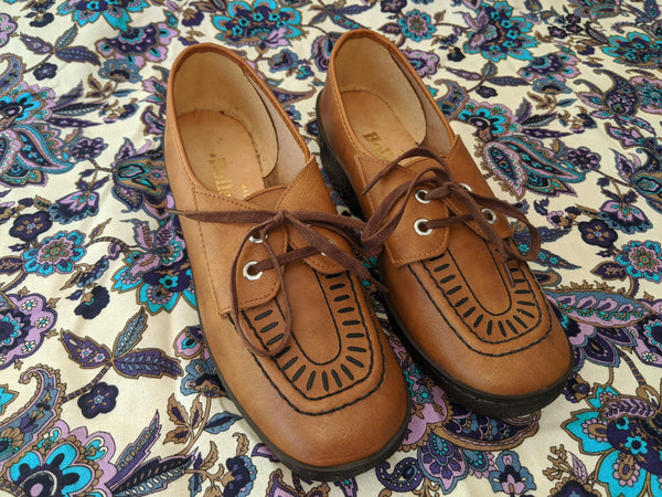 60's / 70's Vintage Tan Platform Shoes Kitsch Vintage