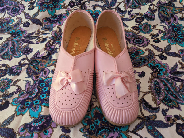 60's / 70's Vintage Pink Slip On Flats Shoes Kitsch Vintage